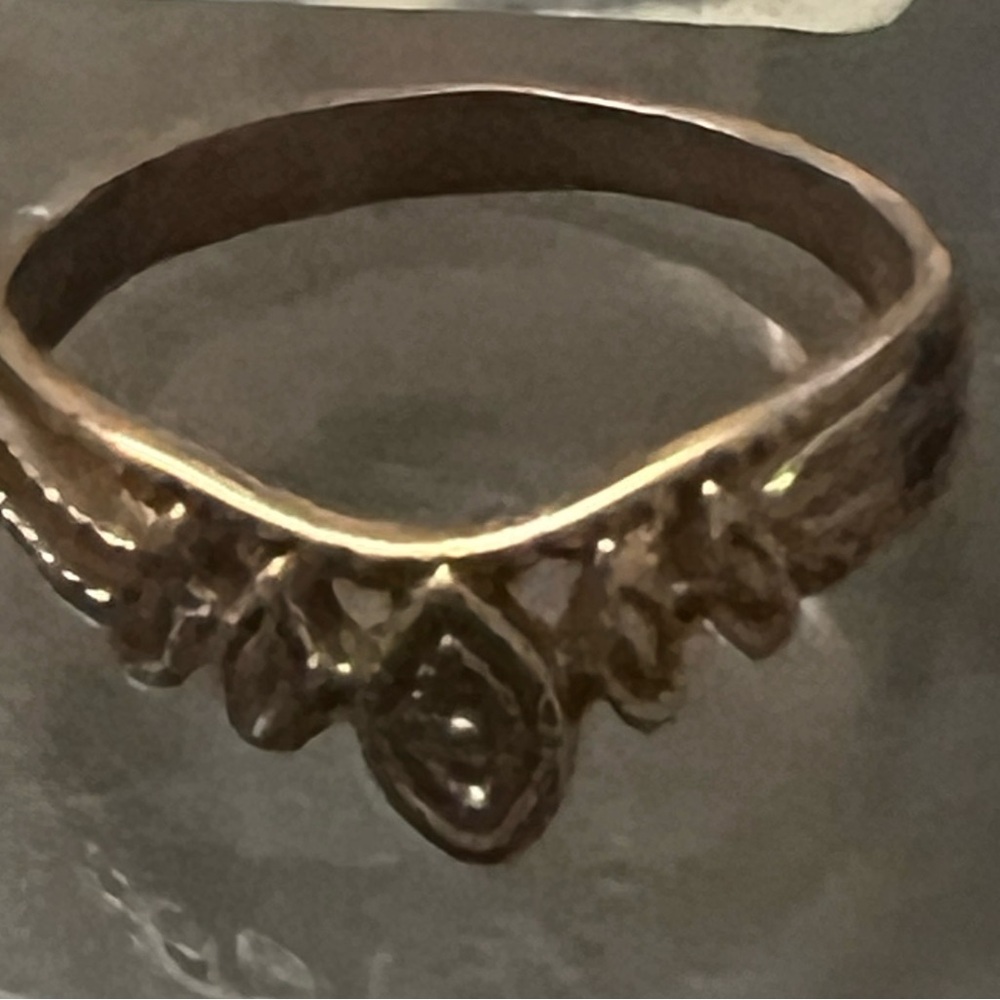 Elegant Gold Women's Ring